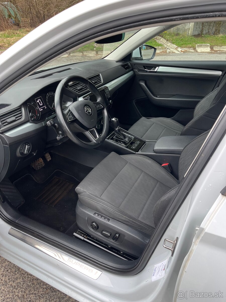 Skoda Superb Combi 2.0TDI DSG - 10