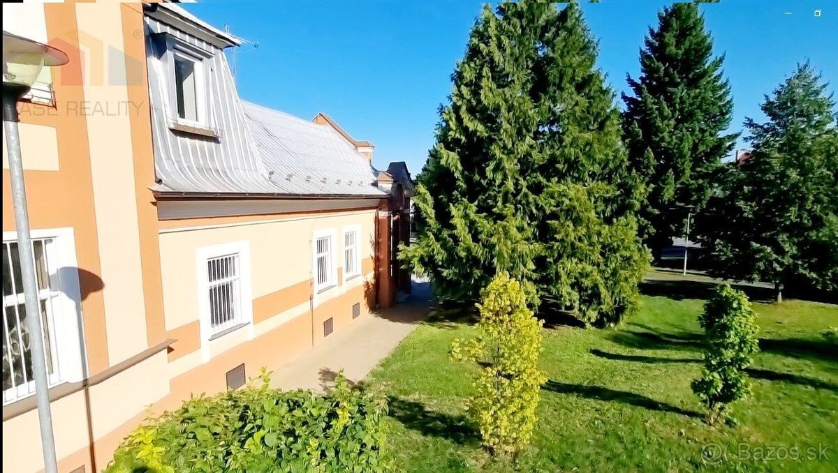 REZERVOVOVANÉ BUDOVA vo VRBOVOM - centrum - 10