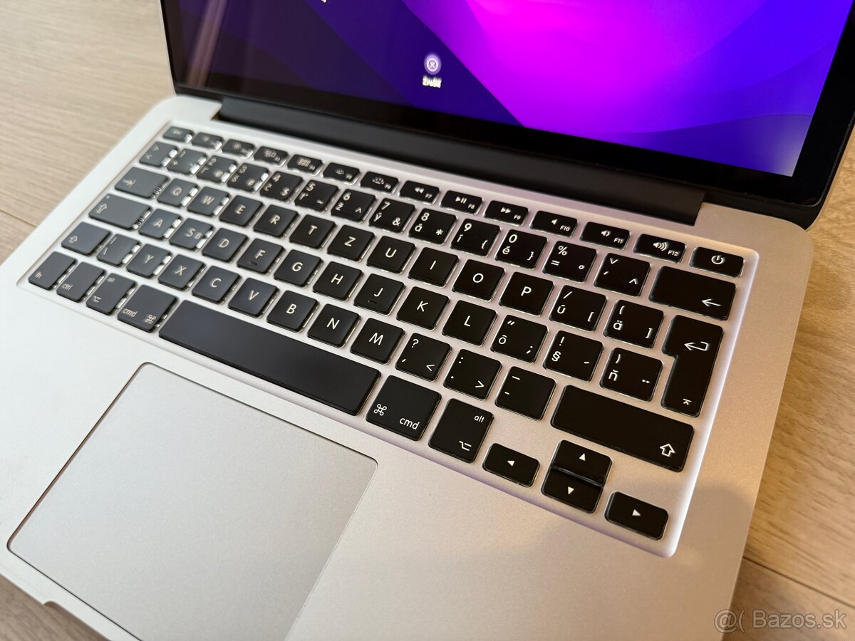 MacBook Pro 13” Retina (Early 2015) – i7 / 16 GB RAM - 10