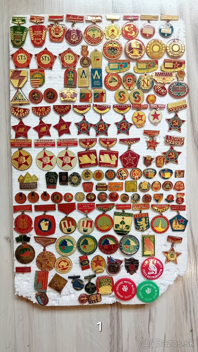 Vyznamenania, odznaky, medaile 10 fotiek - 10