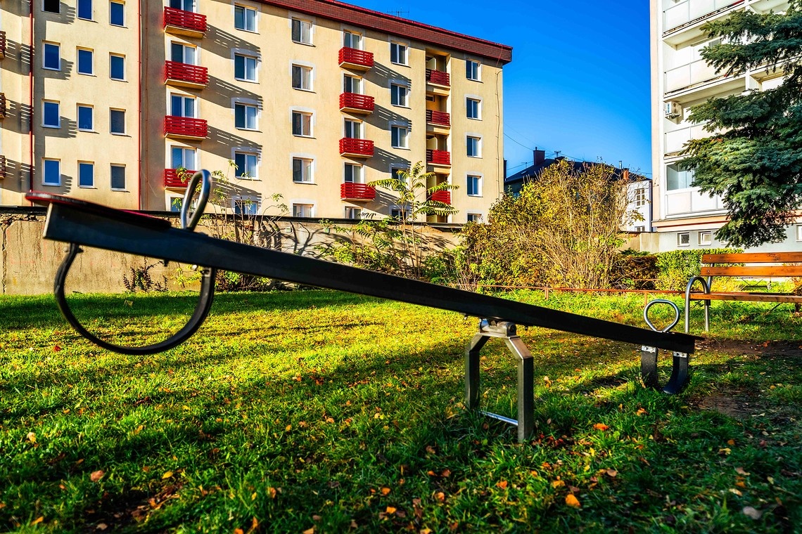 PALKOVIČOVA-2 izbový byt, pôvodný stav, nádherné výhľady - 10