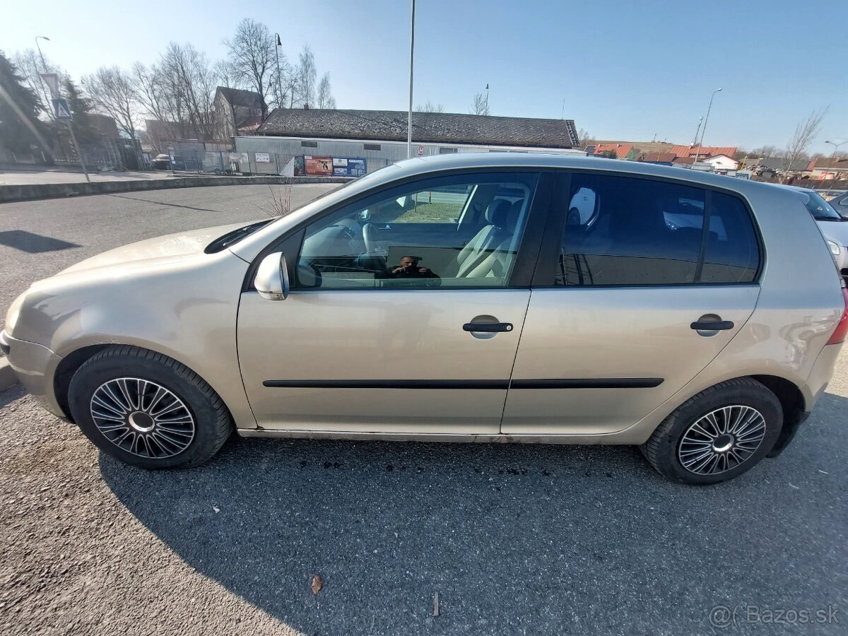 VW Golf 5 1.4 55kw - 10