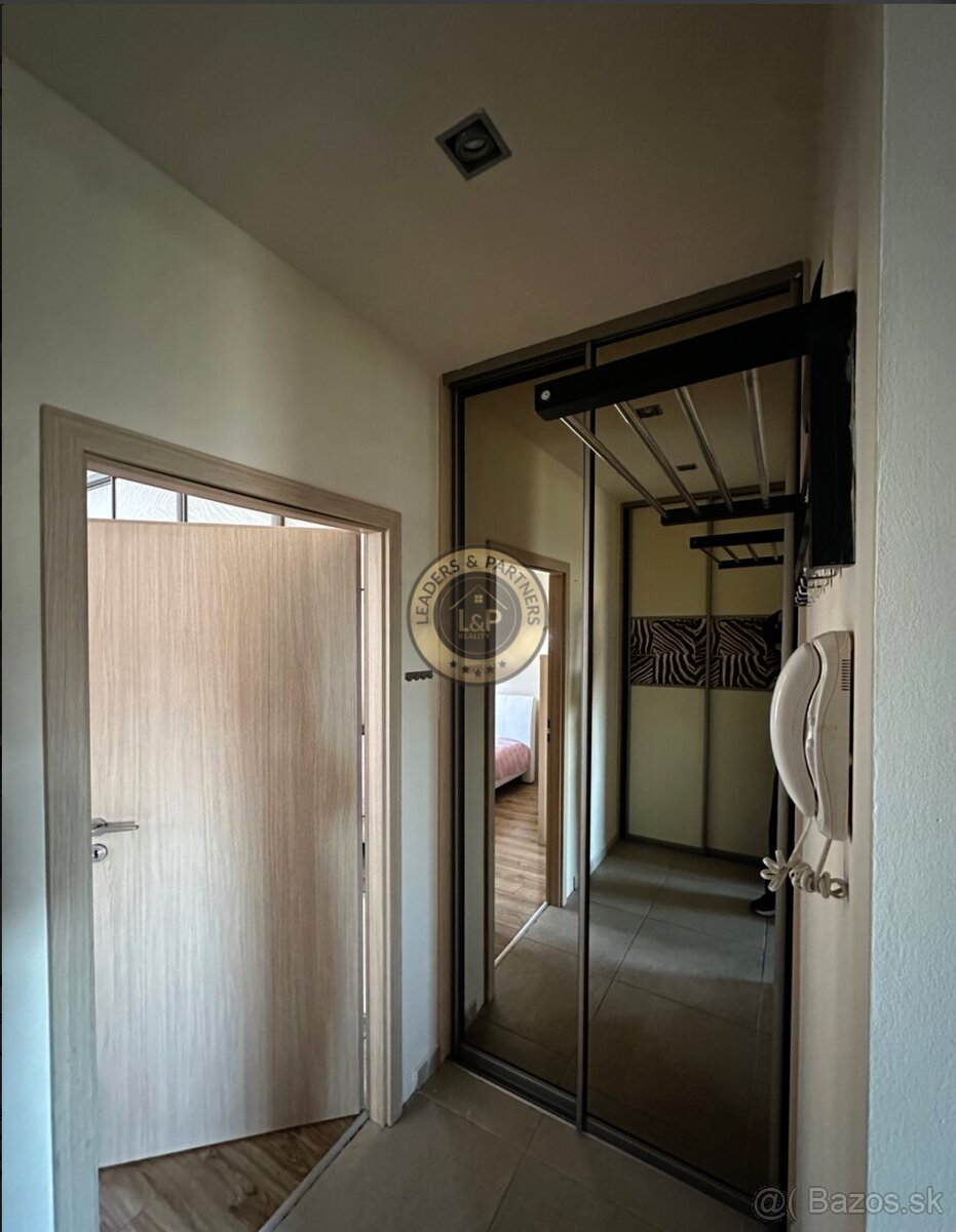 L&P | Prenájom priestranného 3-izbového bytu –Trenčianska ul - 10
