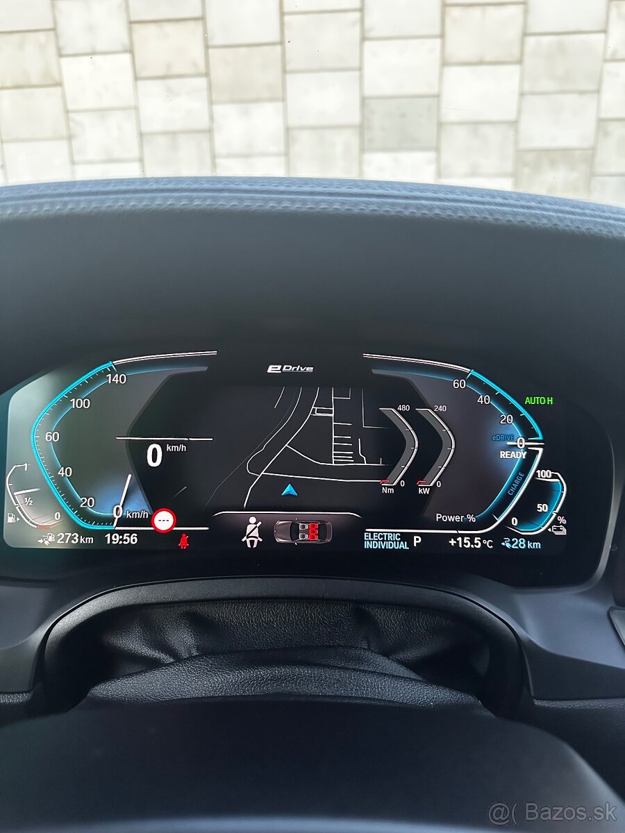 BMW 330e Individual - 10