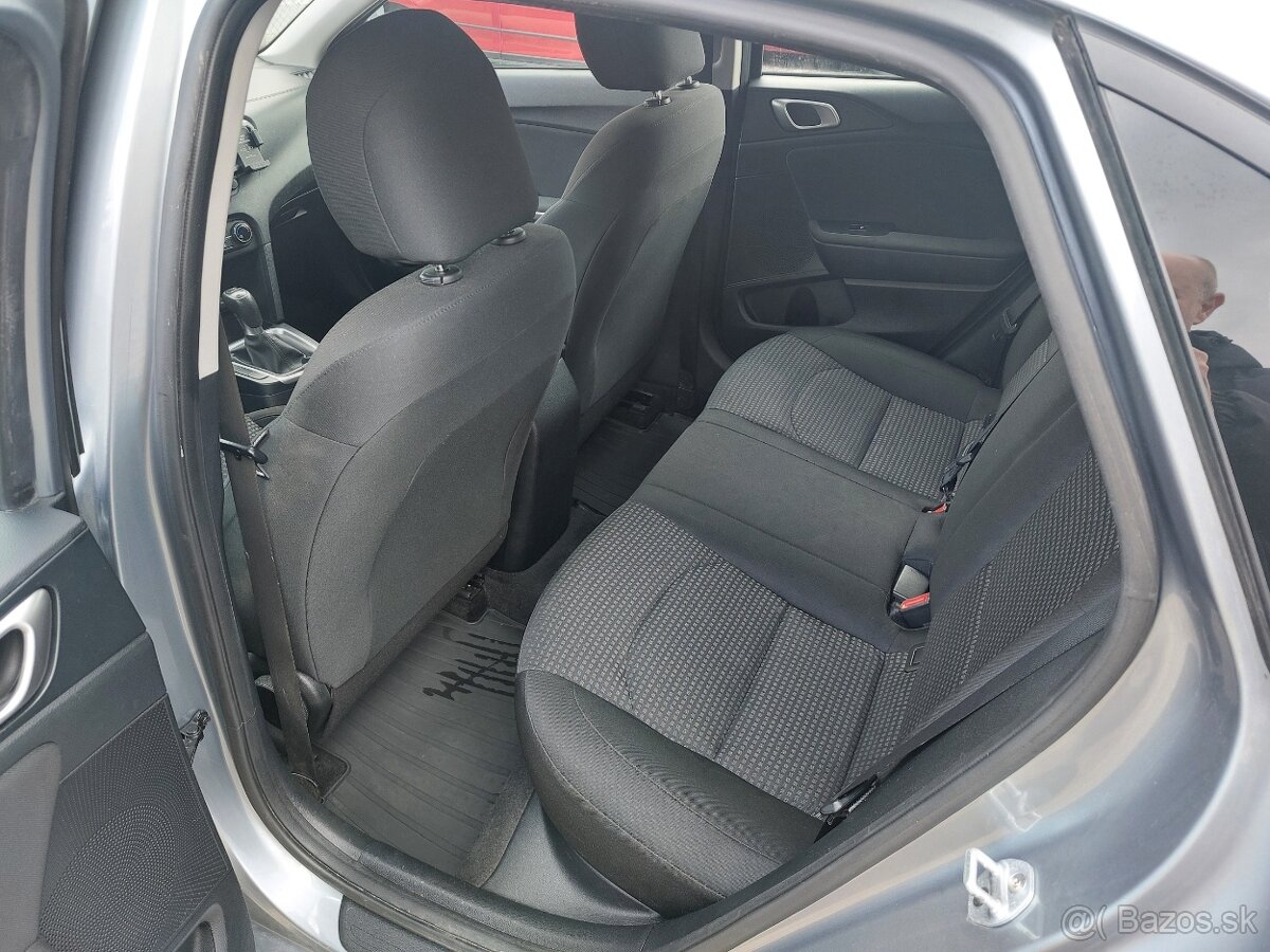 Kia Ceed 1.4 Silver - 10