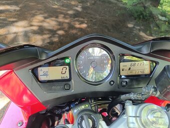 Honda VFR 800F - 10