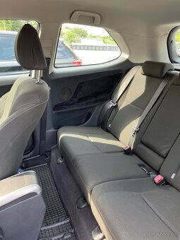 Toyota Auris 2010 2.2d - 10