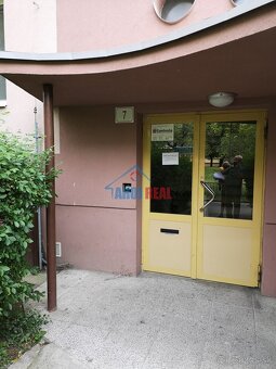 ČSL. PARAŠUTISTOV pri OC SLIMÁK a bl. POLUS,. - 10