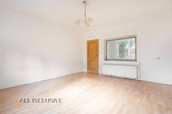 ALL INCLUSIVE | NA PREDAJ STARŠÍ RD NA 914 M² POZEMKU, MALÉ - 10
