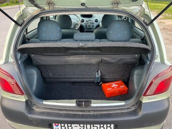 Toyota Yaris 1.0 VVT-i - 10