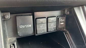 Predám Toyotu Corollu sedan, r.v. 2017, 1. Majiteľ - 10
