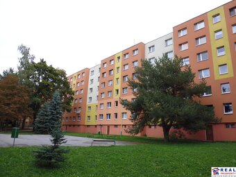 TOP ZREKONŠTRUOVANÝ+ ZARIAD. 5-izb. byt 95 m2+ loggia, vlast - 10