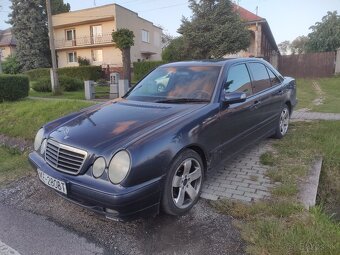 Mercedes -benz E270 - 10