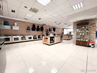 EXKLUZÍVNE Obchodno - administratívne priestory LIVING CE - 10