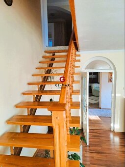 NA PREDAJ: priestranný rodinný dom s dvojgarážou v Kráľovsko - 10