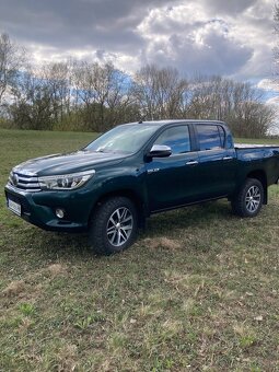 Toyota Hilux 2,4 D - 10