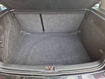 Predám Volkswagen Golf 1.9 SDI...Klíma,8xgumy,malá spotreba - 10