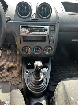 Ford fiesta - 10
