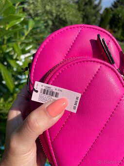 Ružova srdiečkova kabelka Victoria’s Secret - 10