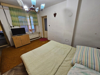 Rodinný dom v tichej časti obce s pozemkom 1129 m2, kúpou vo - 10