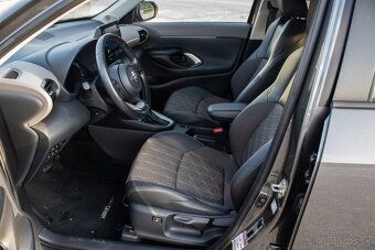 Toyota Yaris Cross 1.5 benzín HEV e - CVT FWD Executive - 10