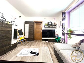 ZNÍŽENÁ CENA Pekný čiastočne prerobený rod.dom, V. Ch - 10