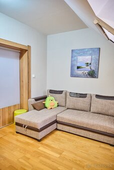 Predám 7 izbový rodinný dom - 10