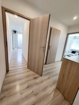 3 i byt, ul. ŠKARVANA/PRIEVIDZA – 74 m2 + 2 x lodžia - 10