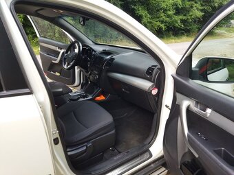 Predám KIA Sorento 2.2 CRDi VGT 4WD LX A/T - 10