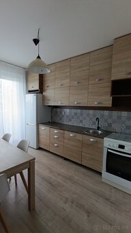 Predám priestranný 4-izbový byt v pokojnej a tichej lokalite - 10