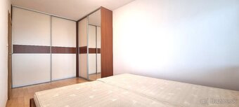 PEKNÝ KLIMATIZOVANÝ 2i. BYT 55 m2 S PARKOVANÍM V BRATISLAVE. - 10