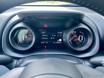 Toyota Yaris 1.5 Hybrid Comfort+Style+Tech SR 101000km - 10