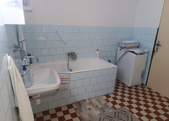 Na predaj 4izbový zachovalý RD- Hrušovany - 10