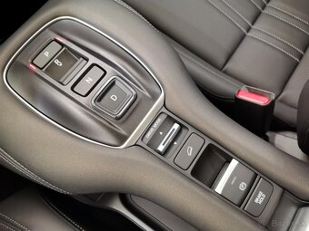 HONDA ZR-V 2.0 e:HEV Advance Panorama BOSE® Head-Up Kůže atd - 10