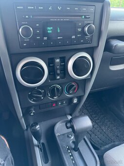 Jeep Wrangler JK Unlimited 2.8 CRD Sahara 4x4 - 10