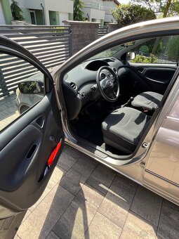 Toyota yaris - 10