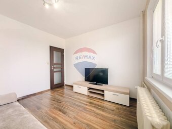 Na predaj 2 a pol-izbový byt s loggiou, Novohradská - Čínsky - 10