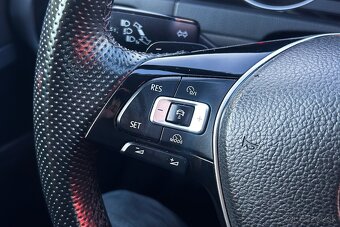 REZERVOVANÉ Volkswagen Golf 7 Highline 2.0 TDI DSG Webasto - 10