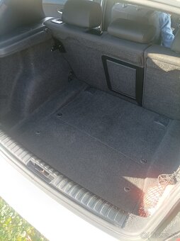 BMW rad 1 118d automat r.2011 - 10