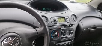 Toyota Yaris - 10