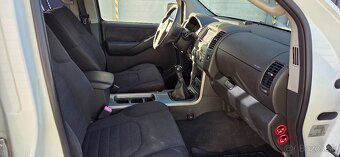 Nissan Pathfinder 2.5 dCi 4x4 - 10