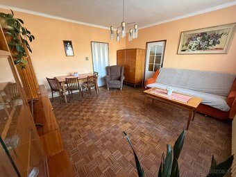 Rodinný dom s pozemkom v Kozárovciach - 10