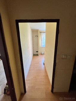 3 izbový byt centrum Handlovej - 10