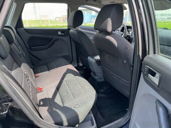 Ford Focus 1.6Tdci GHIA - 10