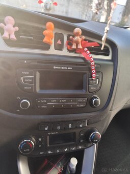 Kia ceed sw - 10