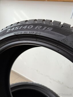 Nepoužité zimné pneumatiky 245/40/19 Pirelli Runflat - 10