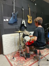 Výučba hry na gitaru a bicie - 10