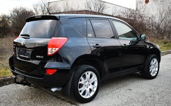 T0Y0TA RAV4 2.2D 4x4 Top stav - 10