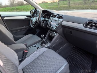 Volkswagen Tiguan Benzín Manuál 130 000km - 10