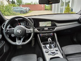 Alfa Romeo Giulia Veloce 2.0 Turbo 206 kW (280 PS) - 10